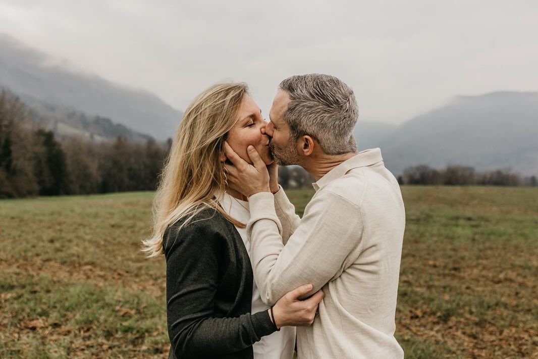 Il y a des couples qui vous touchent droit au cœur.nQ �...