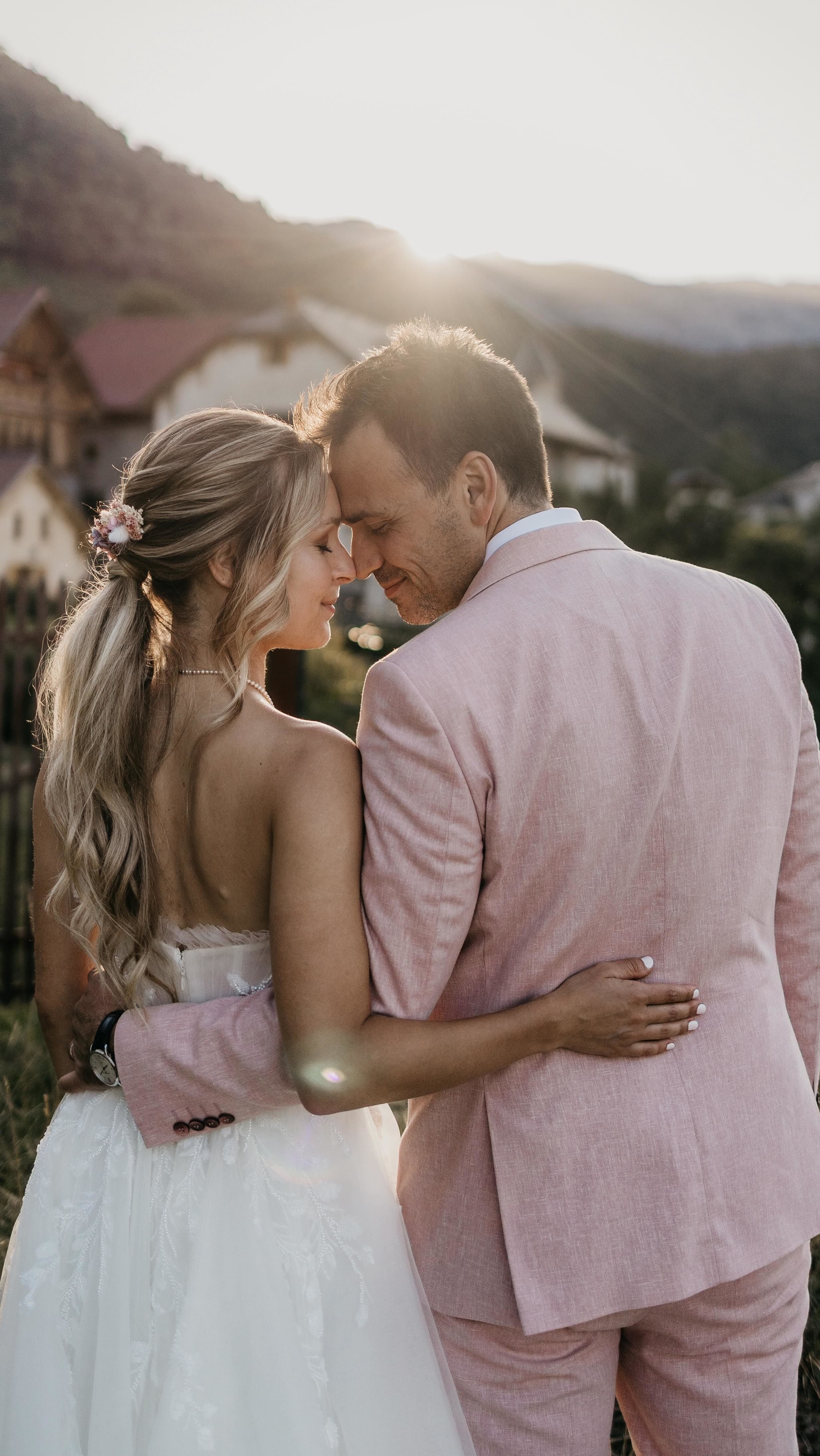  Un mariage comme on les aime : solaire, élégant et rempl...