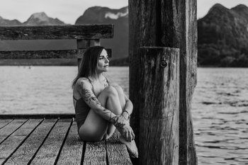 Shooting book portrait avec Amandine à Talloires (74) - Laura Frigout
